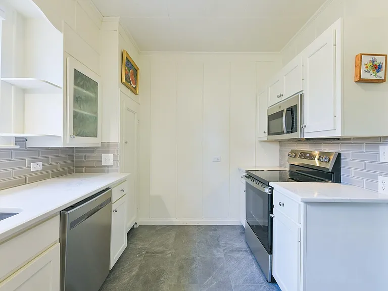 802 S Day St — Photo 27