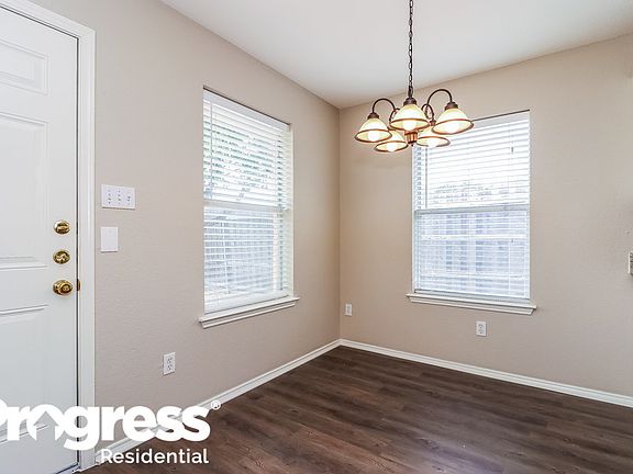 5th image of 902 Fish Creek Dr