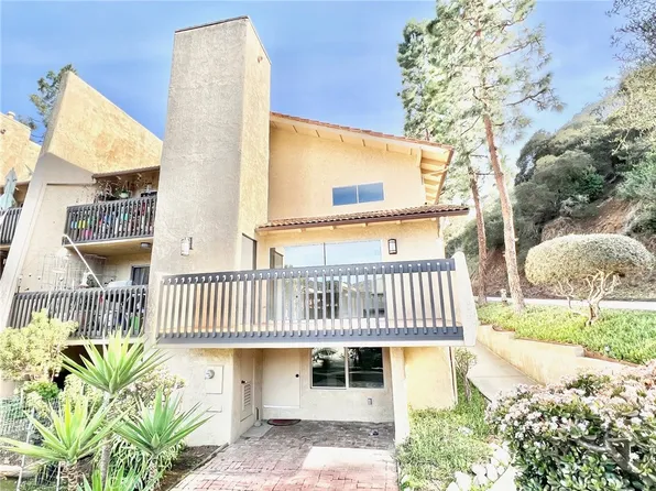 64 Avalon Terrace Rd, Avalon, CA 90704