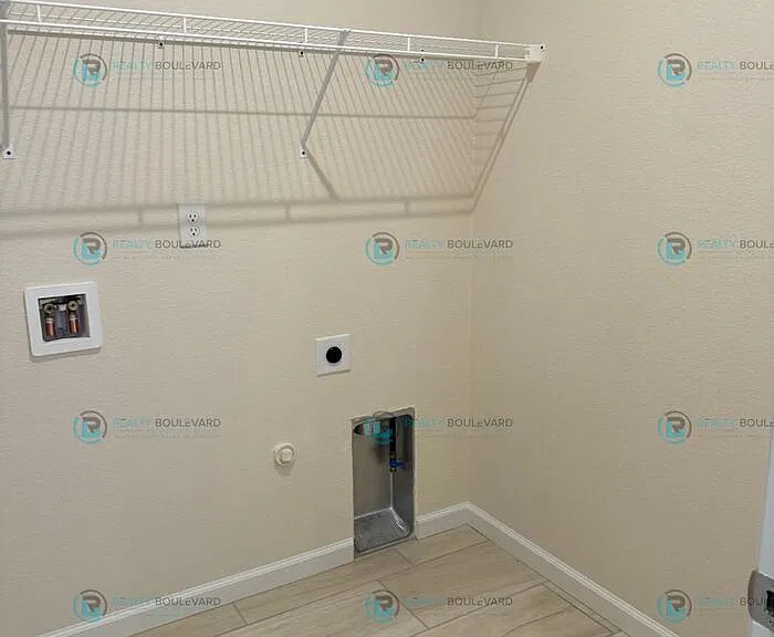 1011 Middle Gate Rd #1011 — Photo 7