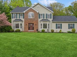7 Erin Ct, Robbinsville, NJ 08691