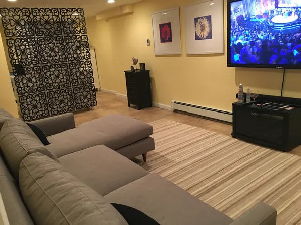 29 Marvin Ln #A, Newton Center, MA 02459