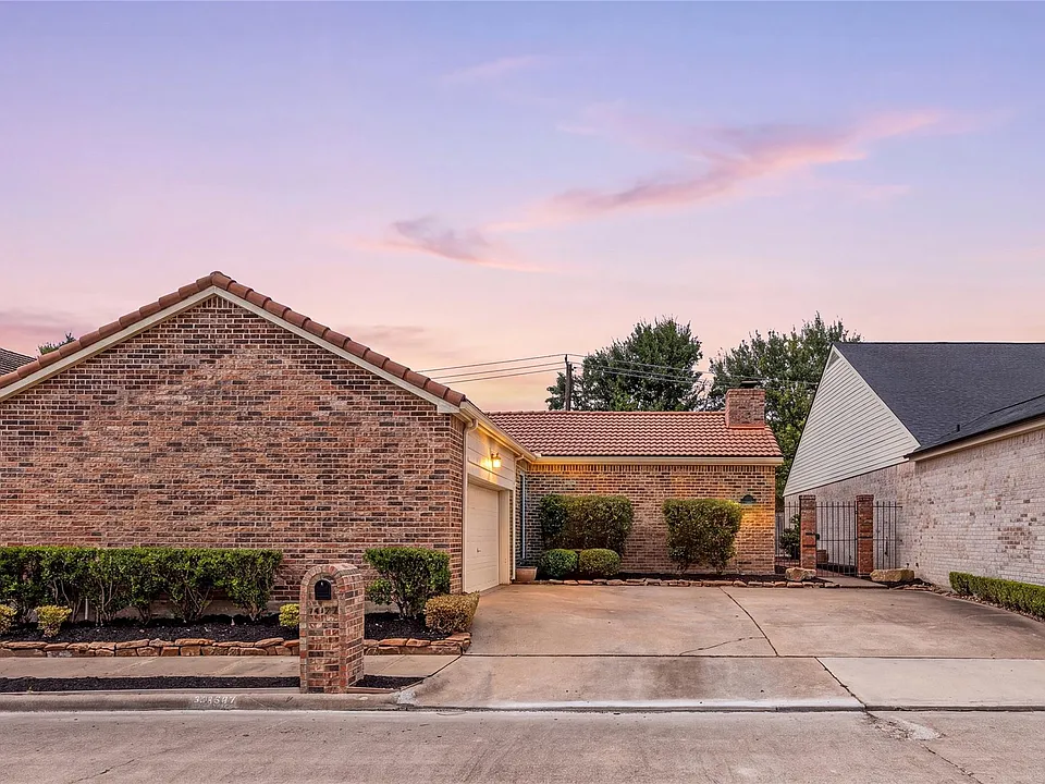 14122 Langbourne Dr