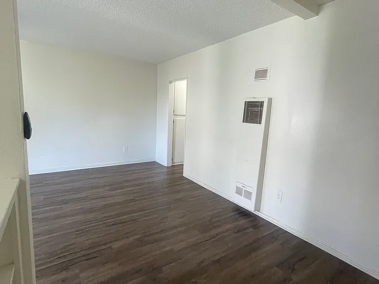 131 S Carondelet St #10 — Photo 5