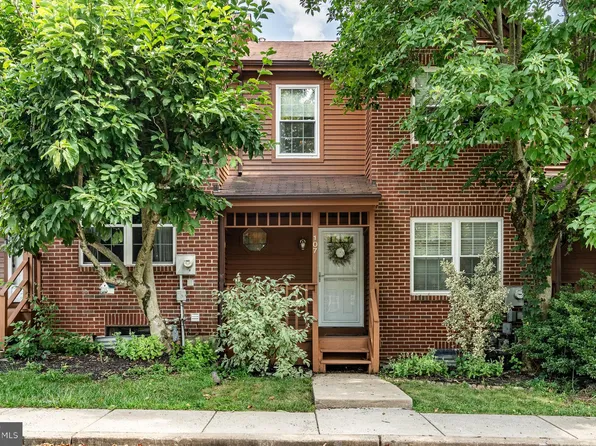 107 Iron Bark Ct, Collegeville, PA 19426