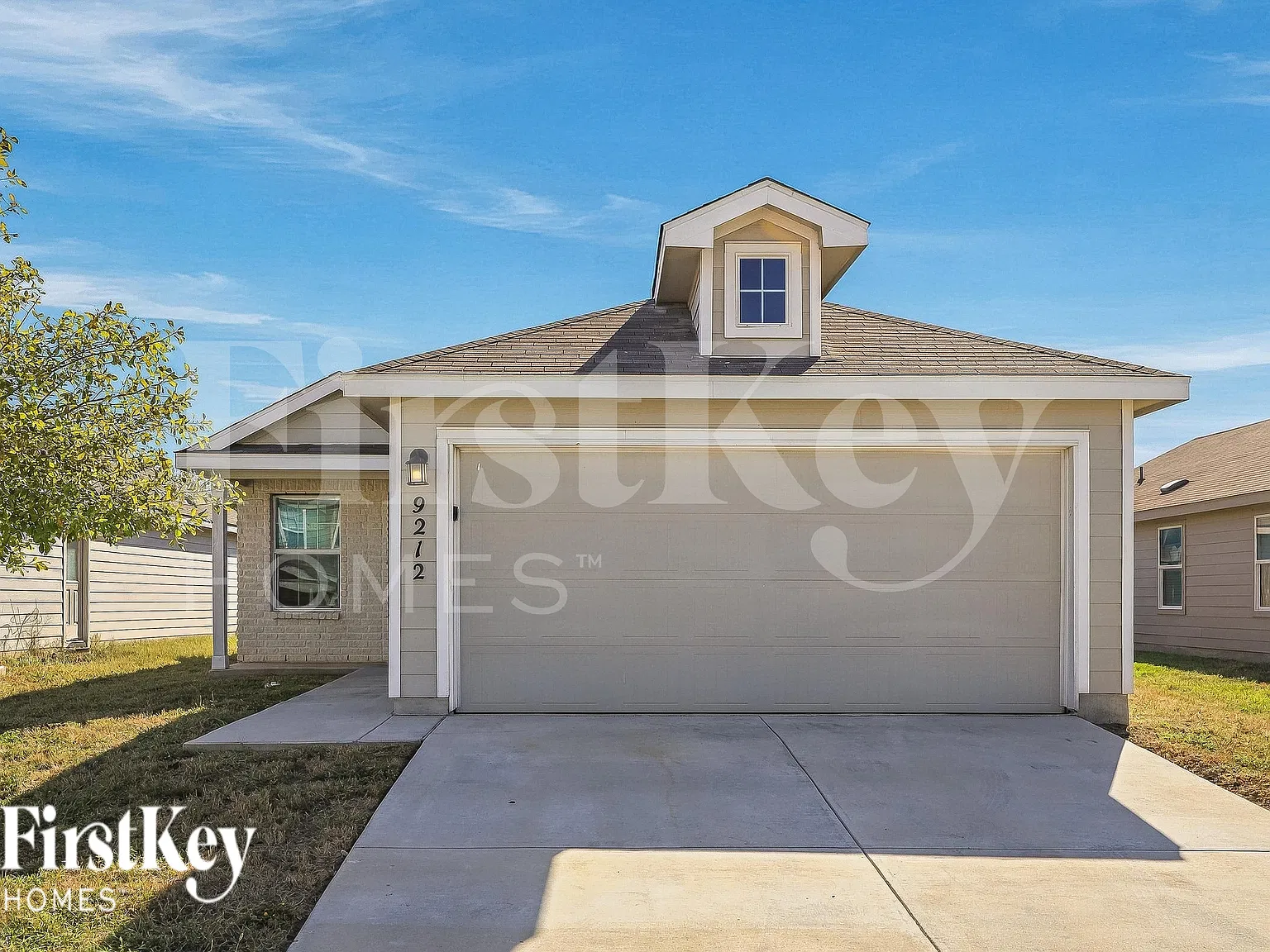 3 bed, 2.0 bath, 1440 sqft, $1,295 — Photo 1