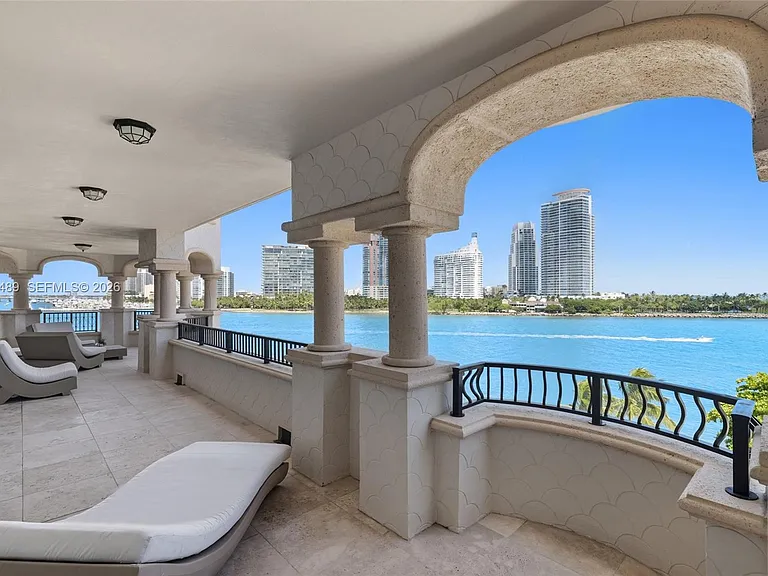 7141 Fisher Island Dr #7141 — Photo 39