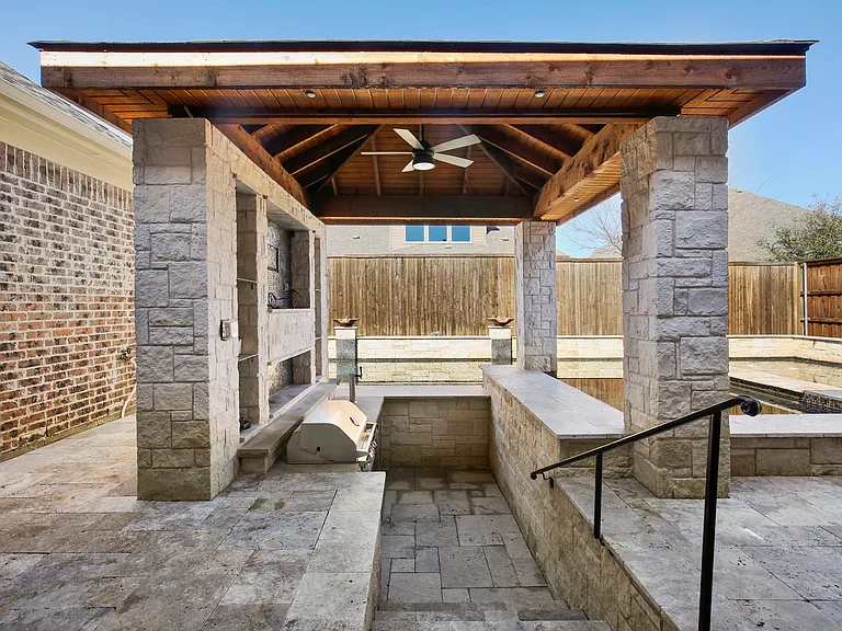 13732 Eleanor Ave — Photo 5