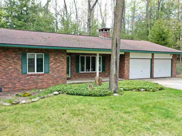 7505 Tamarac Trl, Harbor Springs, MI 49740