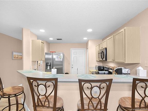 4th image of 3010 SE Lexington Lakes Dr