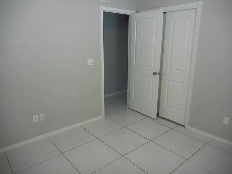 227 Ellesmere Way — Photo 24