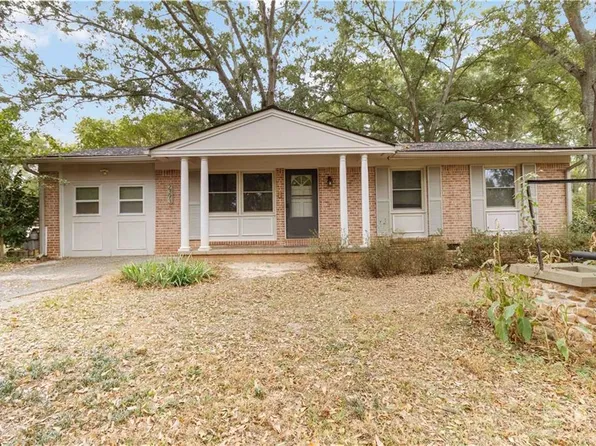 2393 Oakland Mnr, Lawrenceville, GA 30044