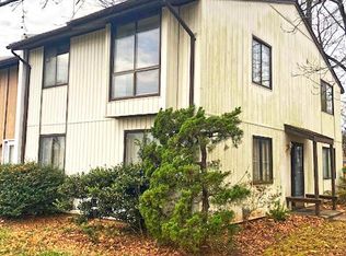 114 Drury Cir, Sterling, VA 20164