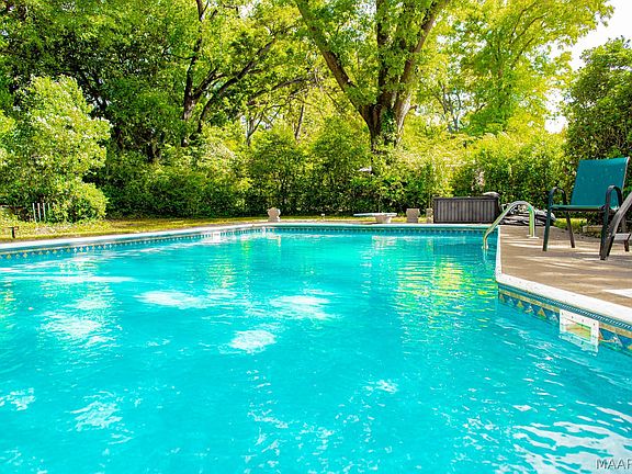 4th image of 2731 Sweetbriar Rd