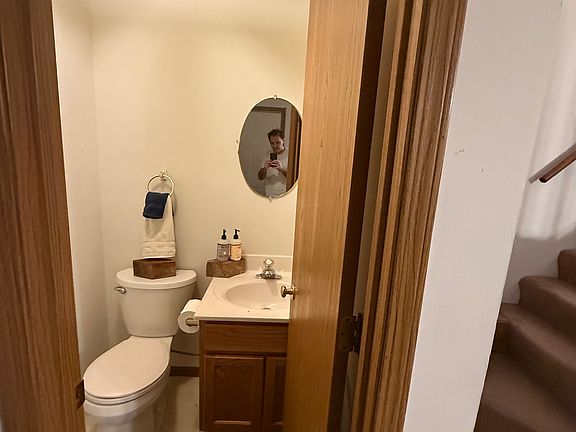 5th image of 412 W Broadway APT B
