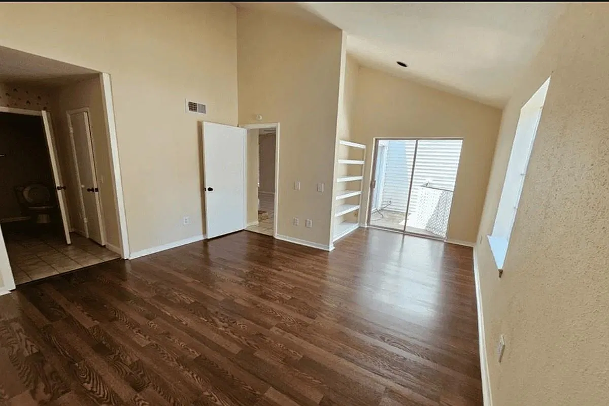 9809 Richmond Ave — Photo 4