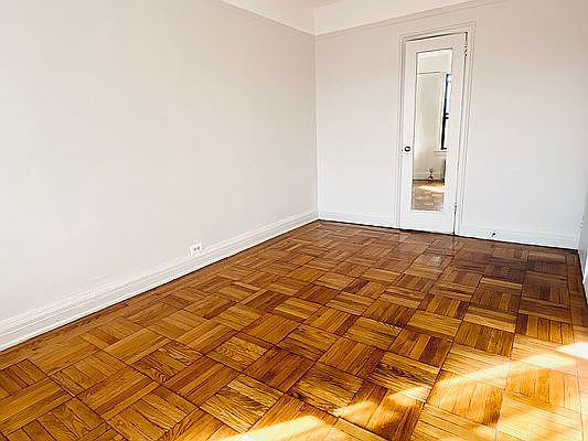 5th image of 215 W 83rd St APT 11B