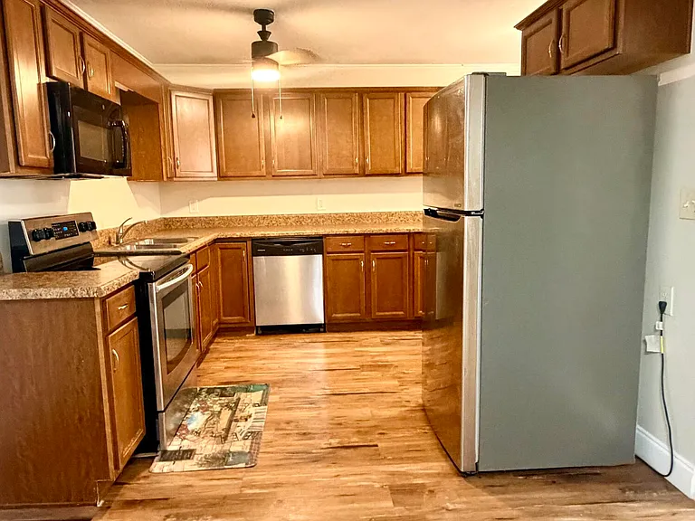 338 Elm St — Photo 5