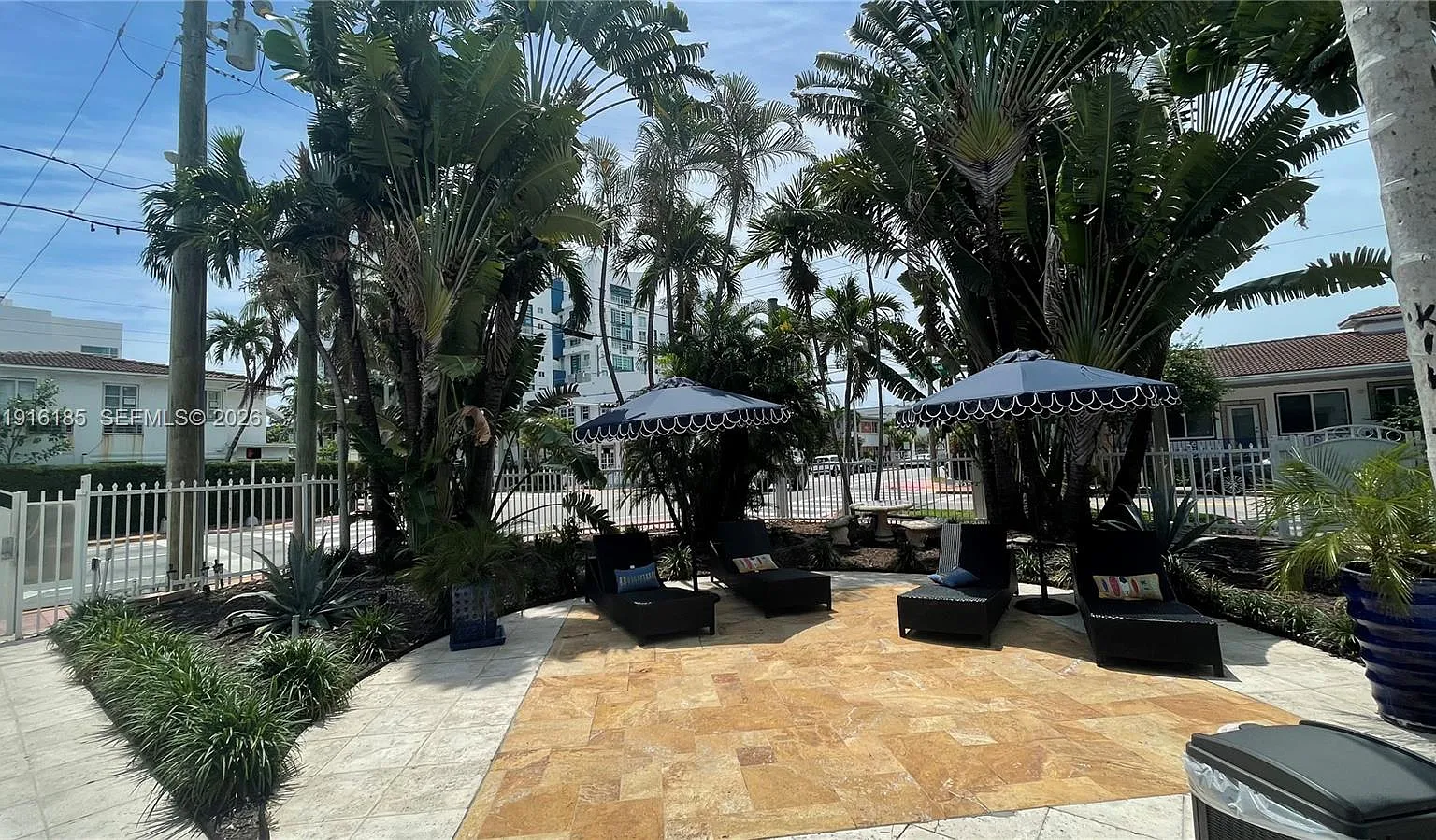 Beachside — Photo 2