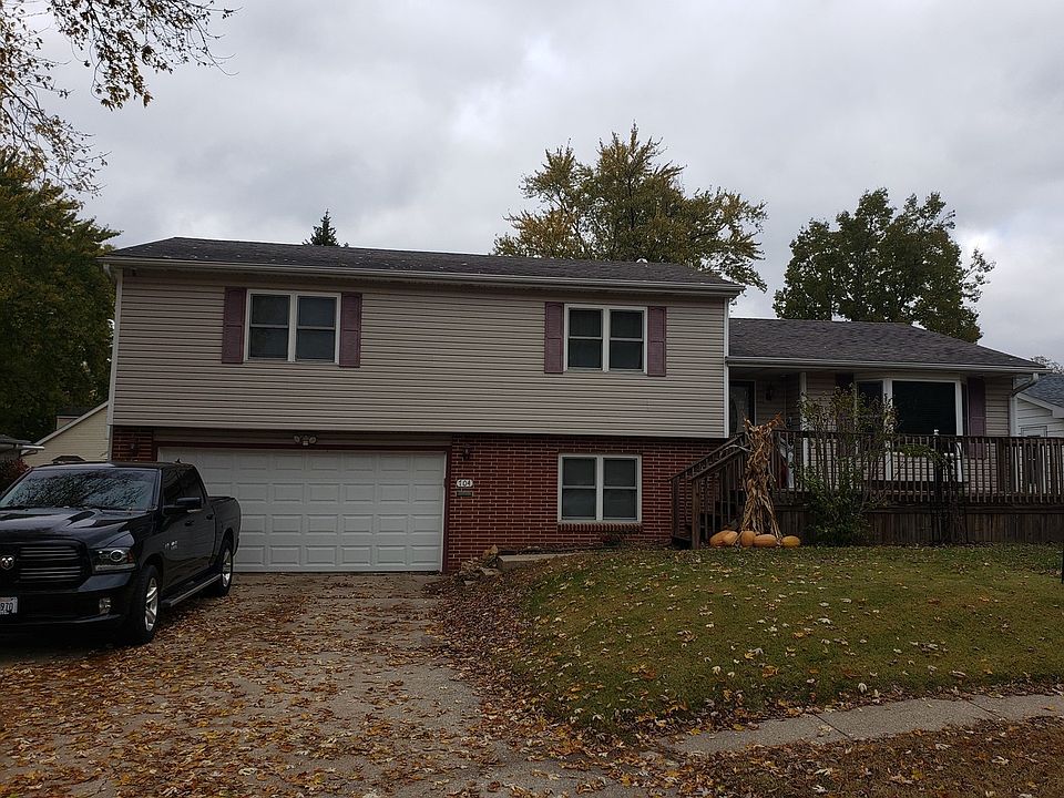 1st image of 704 W 12th St