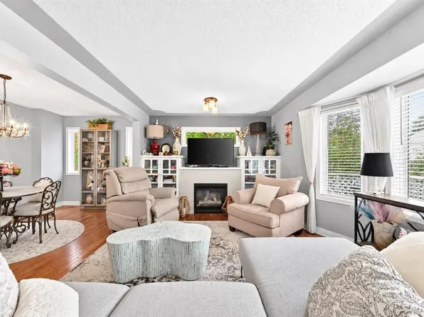355 E Regal Park NE, Calgary, AB T2E 0S6