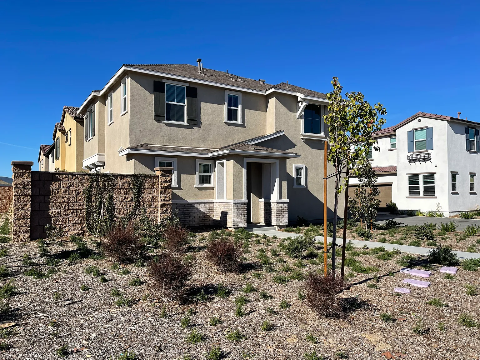 3 bed, 1520 sqft, $3,200 — Photo 2