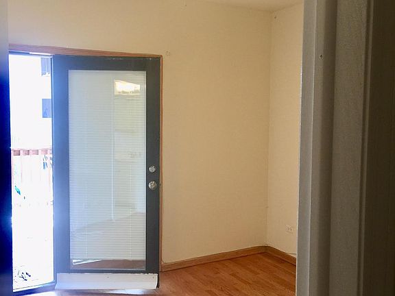 4th image of 1219 W Erie St APT 1B