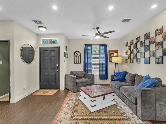 5th image of 540 Linacre Dr