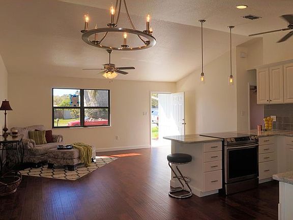 4th image of 4050 Lancaster Dr
