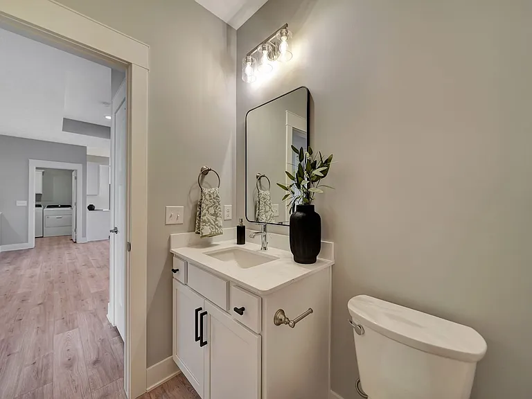 8615 Highview Cir — Photo 14