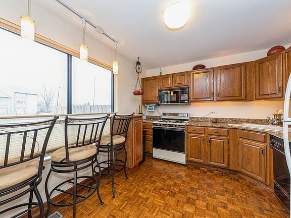 3rd image of 505 Yosemite Ct #505