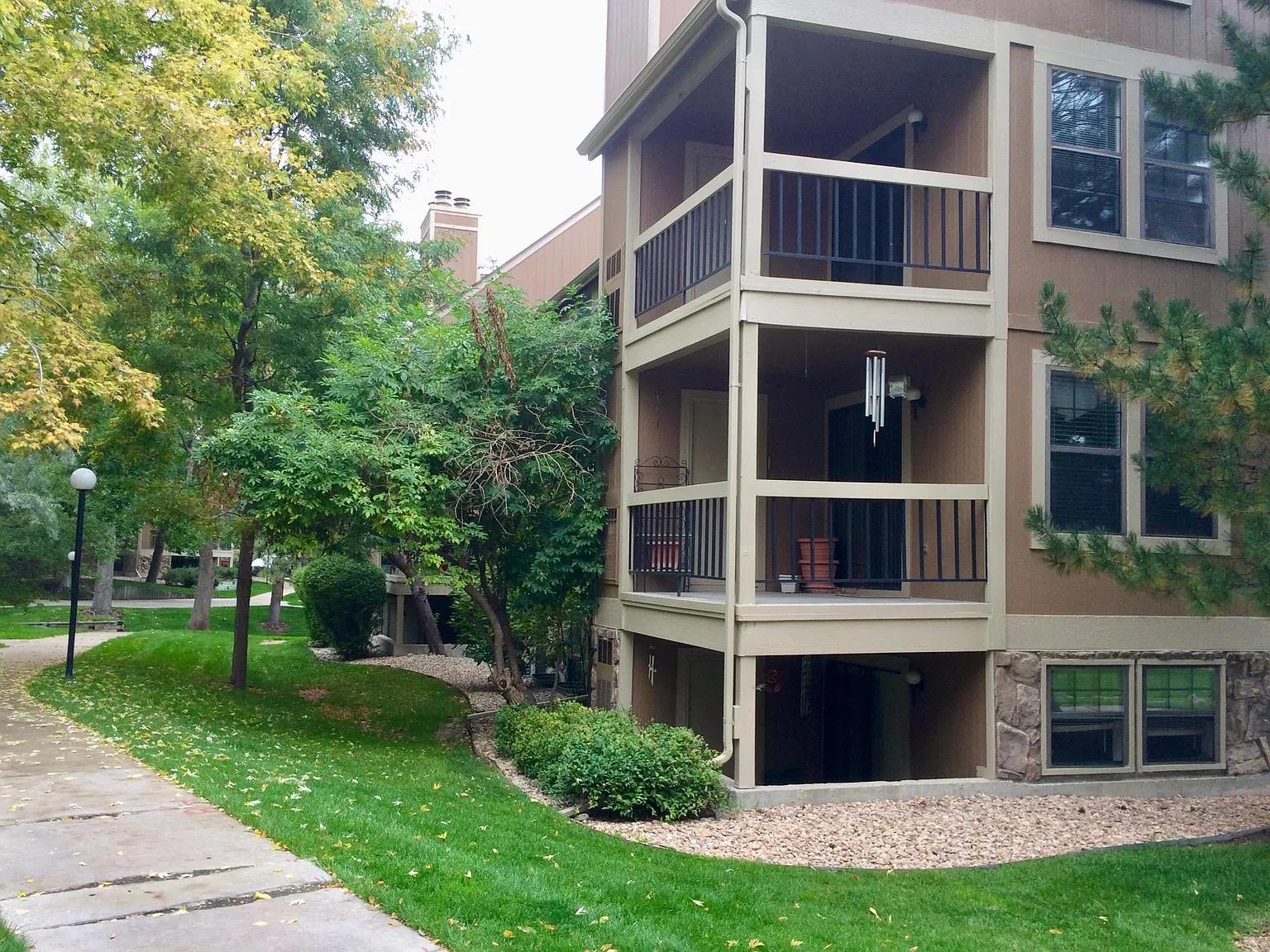 10930 W Florida Ave — Photo 2