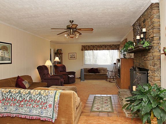 3rd image of 7168 Pine Needle Dr