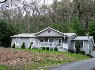 5 Hawk Mountain Dr, Sparrowbush, NY 12780