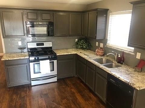 5th image of 601 Teakwood Dr