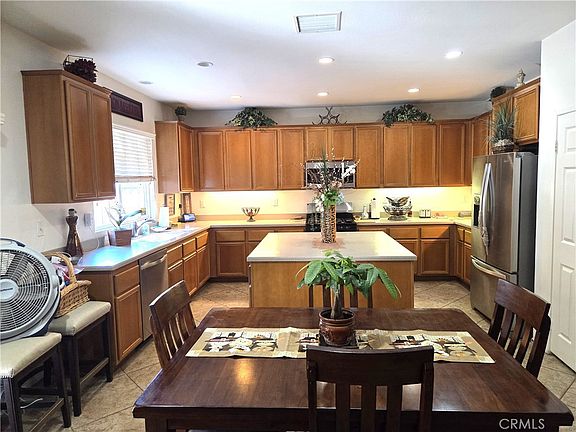 5th image of 12975 Clovis Ct