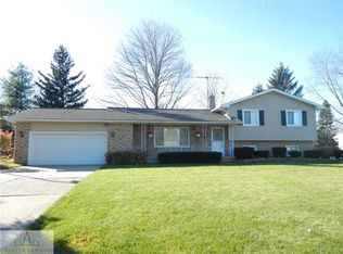 312 Harpers Way, Lansing, MI 48917