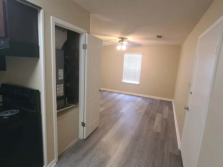 Jaymar Apartments — Photo 26