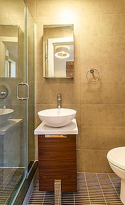 4th image of 437 E 9th St #F