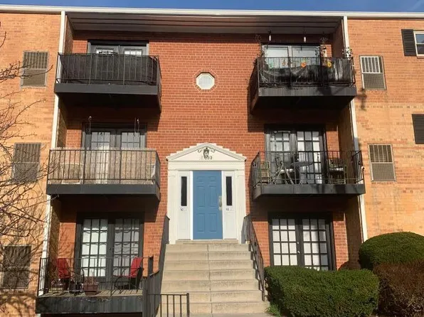 5933 Quantrell Ave APT 202, Alexandria, VA 22312