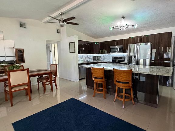 4th image of 1117 SW 22nd Avenue