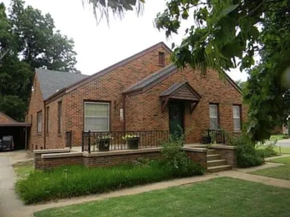 431 S 10th St, Clinton, OK 73601