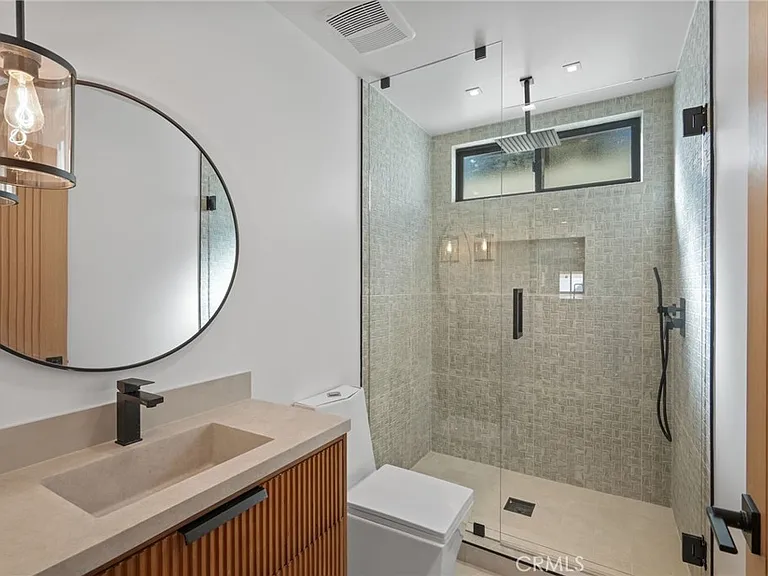 6108 Sadring Ave — Photo 33