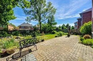 11 Farnham Dr — Photo 36