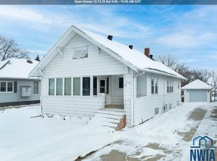210 N 8th St, Mapleton, IA 51034