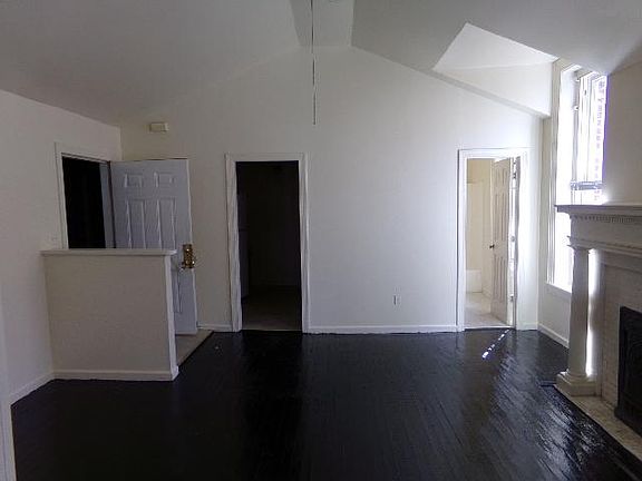 2nd image of 716 W Washington St APT 1