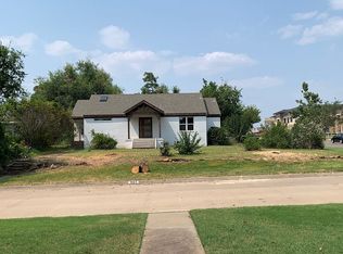 1101 Belford Ave, Nichols Hills, OK 73116