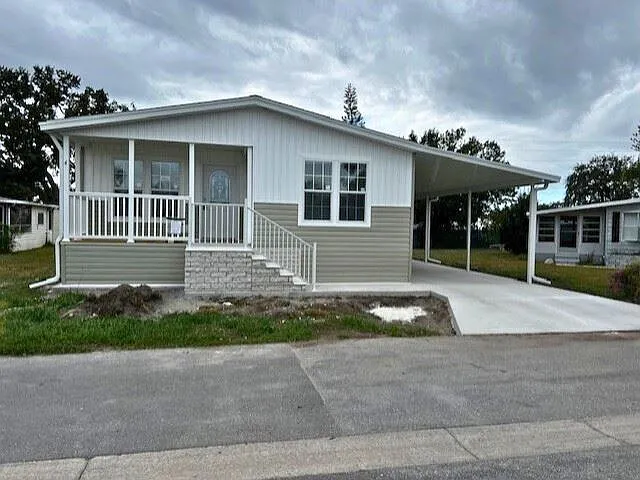 3 bed, 2.0 bath, 1356 sqft, $1,599 — Photo 2