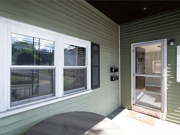 3rd image of 93 N Jackson Ave