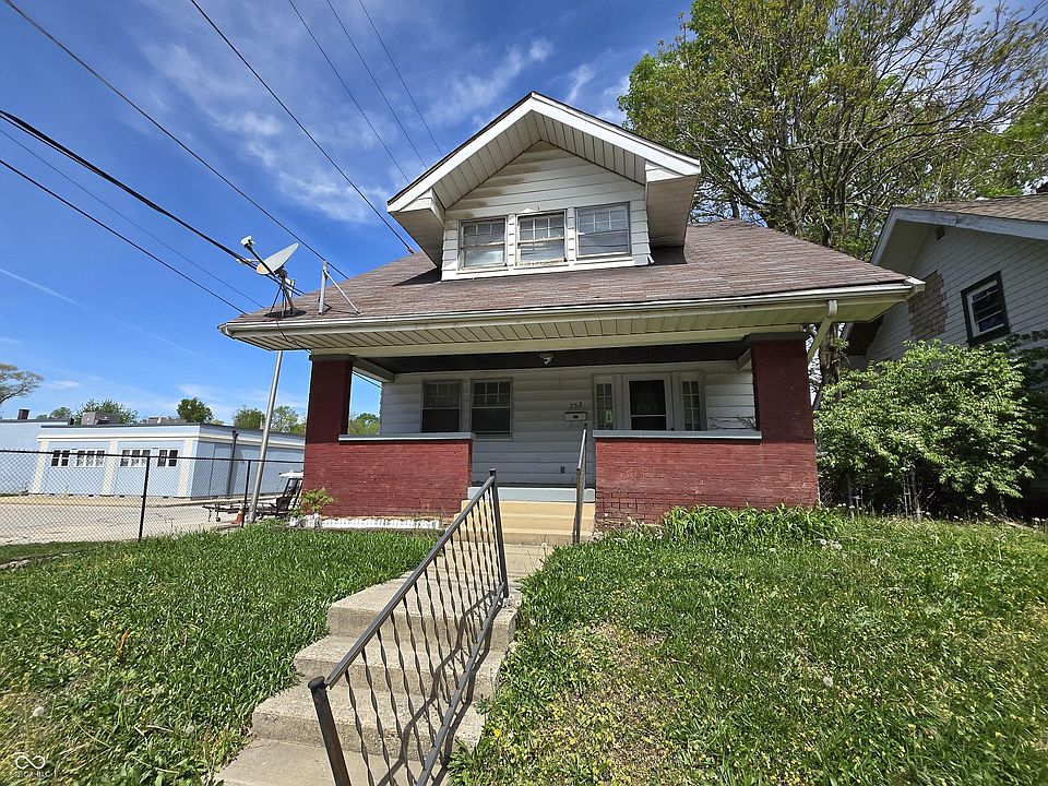 1st image of 752 E 42nd St